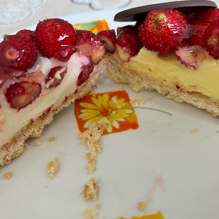 photo of Il Dolce Sapore Crostatina Alle Fragole Vegan shared by @misscyanide on  15 May 2022 - review