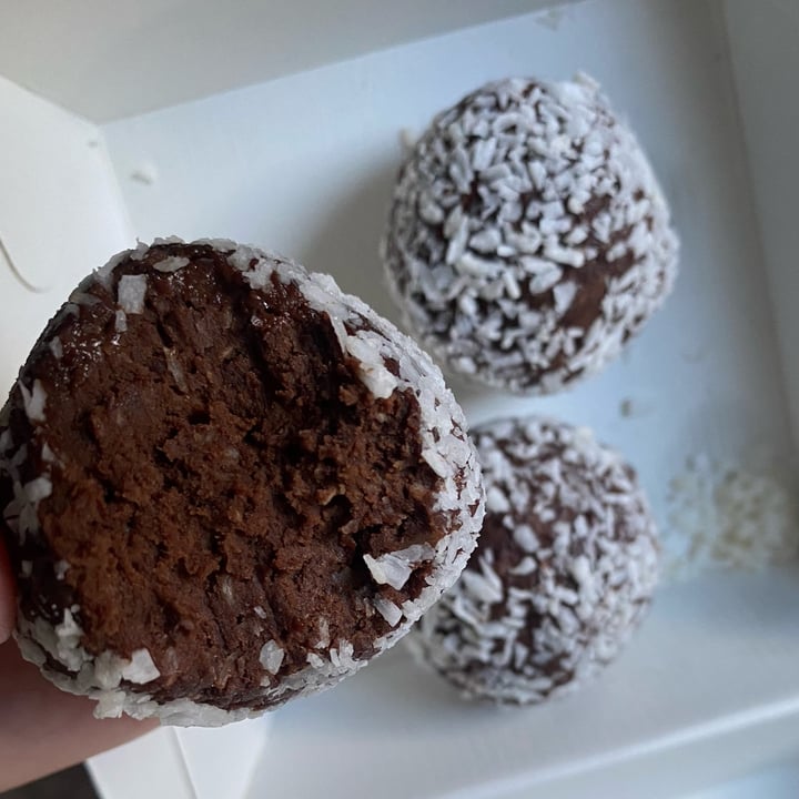 photo of Honeytrap Bakery Chocolate & Coconut Truffles shared by @meganthevegetable on  26 Sep 2022 - review