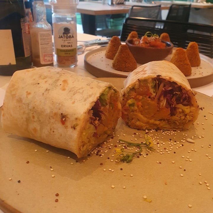 photo of Carrito Organic Flower Burrito shared by @malutorres on  28 Feb 2022 - review