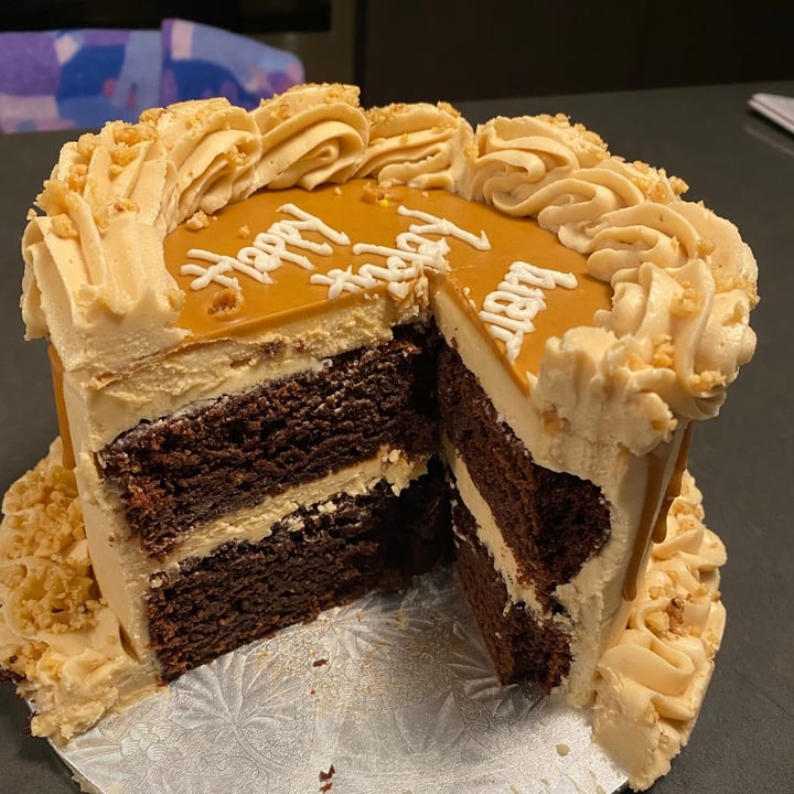 photo of bloomer's Bayview Village Chocolate Peanut Butter Cake shared by @blsnew on  26 Sep 2021 - review