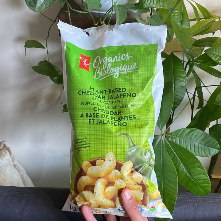 review photo of President's Choice Plant-based Cheddar Baked Corn Puffs shared by @decitoe on 03 Nov 2021 - review