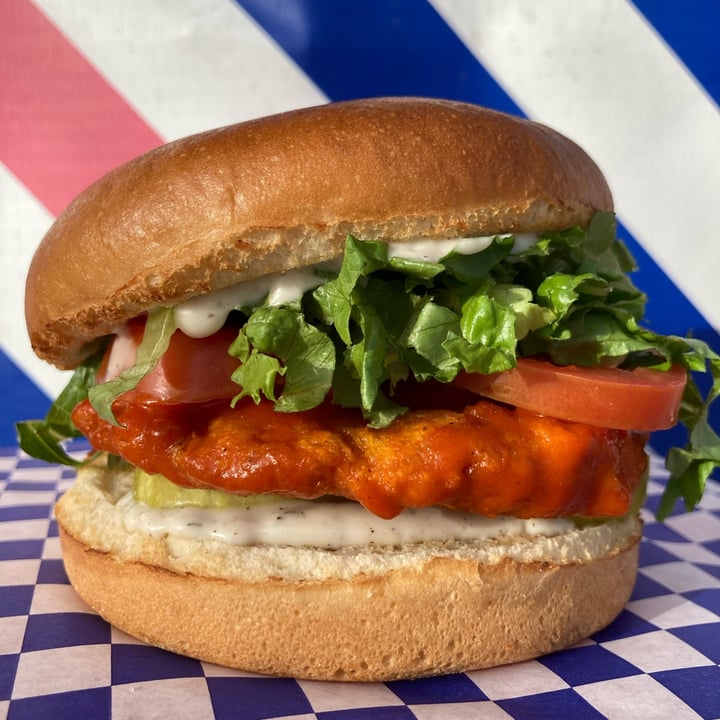 review photo of Meta Burger Buffalo chicken sandwich shared by @haleysdff on 10 Nov 2022 - review