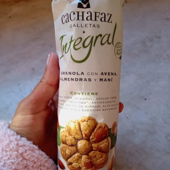 photo of Cachafaz Galletas Integral de Granola con Avena, Almendra y Mani shared by @sheevavegan on  02 Sep 2020 - review