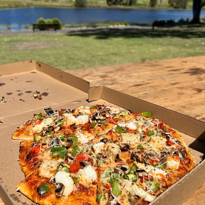 review photo of The Sage Village Seafood Pizza shared by @ronirios on 23 Nov 2022 - review