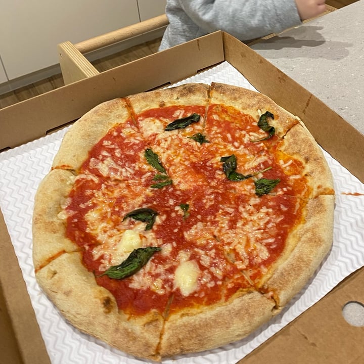 photo of Stewart Brewing Pizza Margherita shared by @veganmartolina on  09 Dec 2021 - review
