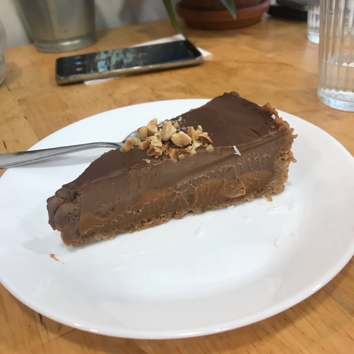 photo of Aujourd'hui Demain Snickers Pie shared by @alfalfel on  21 Dec 2021 - review