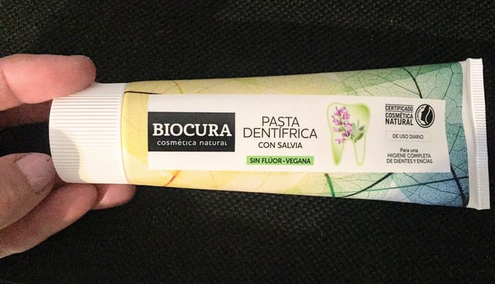 photo of Biocura Biocura Pasta Dentífrica Vegana shared by @lorenavegana on  20 Nov 2019 - review