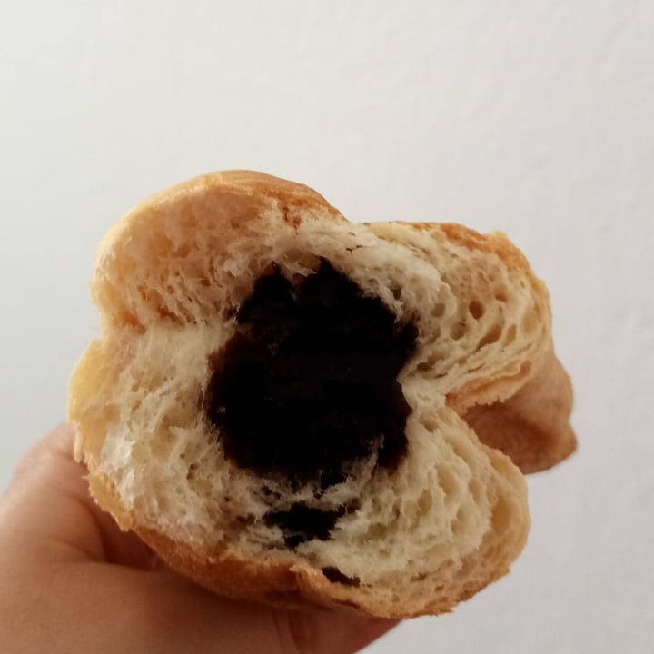 photo of Vemondo Croissant with chocolate filling shared by @marsss on  10 Feb 2022 - review