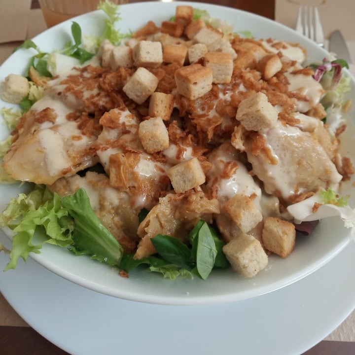 photo of Bio Green Zone Ensalada césar de no-pollo shared by @ayla1822 on  22 Aug 2021 - review