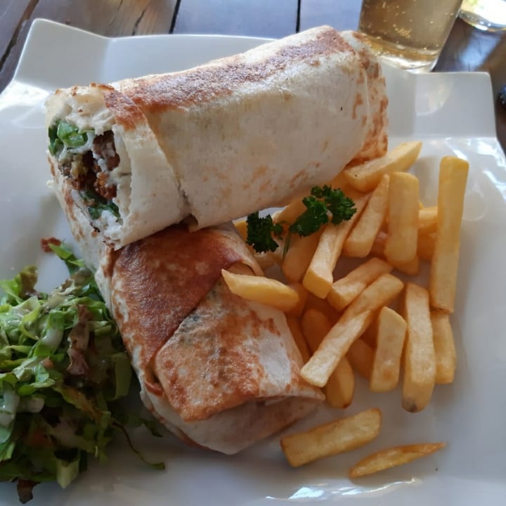 photo of Lime Tree Tea Garden Falafel Wrap shared by @giselaesteves on  10 Oct 2020 - review