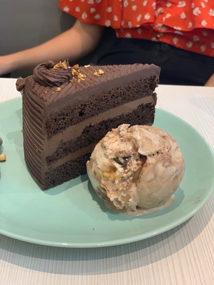 photo of Kind Kones Chocolate Ganache Cake shared by @choongnotchong on  10 Mar 2020 - review
