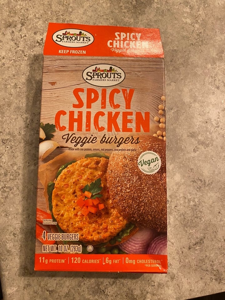 photo of Sprouts Farmers Market Spicy chicken veggie burgers shared by @courtthetort on  22 Jan 2020 - review