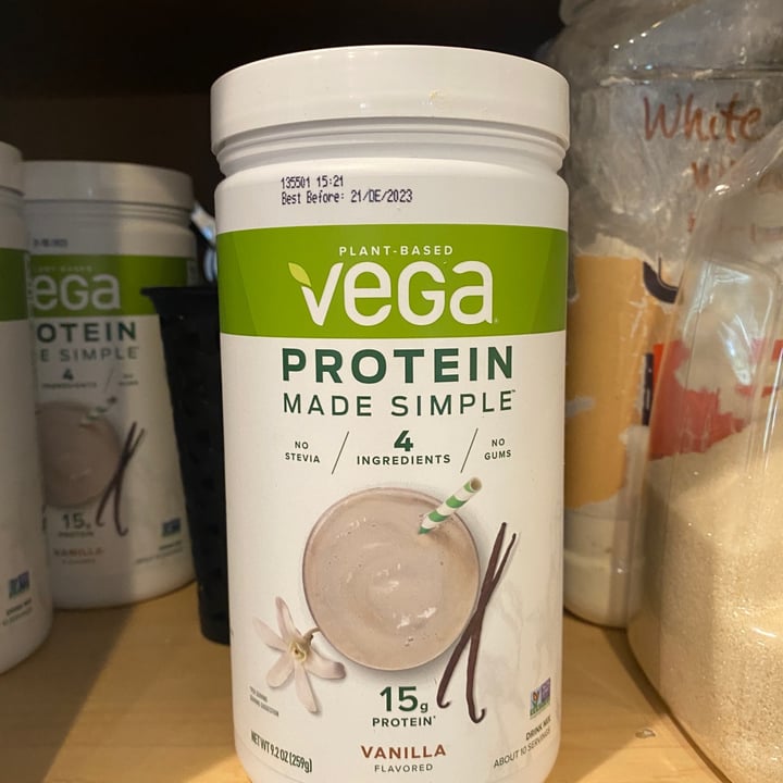 photo of Plant-Based Vega Sport Vanilla Protein Powder shared by @isabellaferri on  13 Mar 2022 - review
