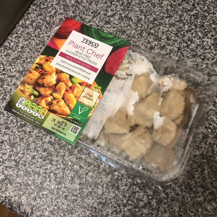 review photo of Tesco Plant Chef Meat-free chicken style pieces shared by @thedibeanci on 31 Aug 2021 - review
