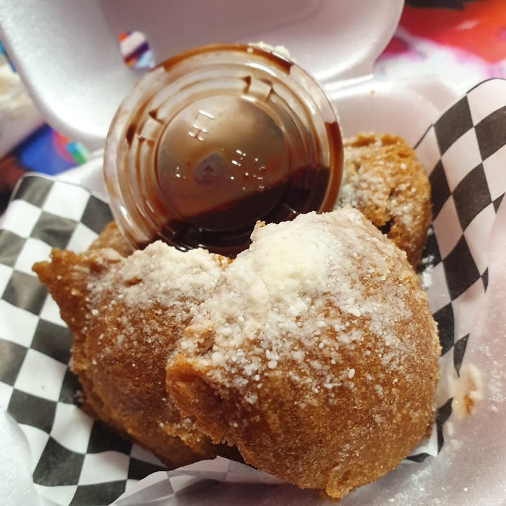 photo of Doomie's Home Cookin' Fried Oreos shared by @anistavrou on  01 Jun 2022 - review