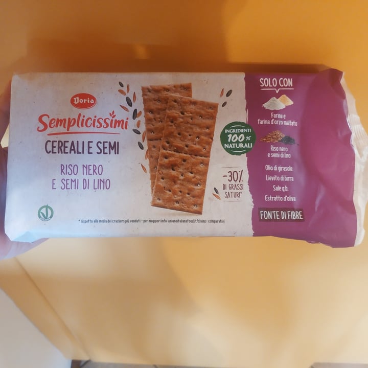 photo of Doria Crackers al Riso Venere e Semi di Lino shared by @lucytommy on  28 Nov 2021 - review