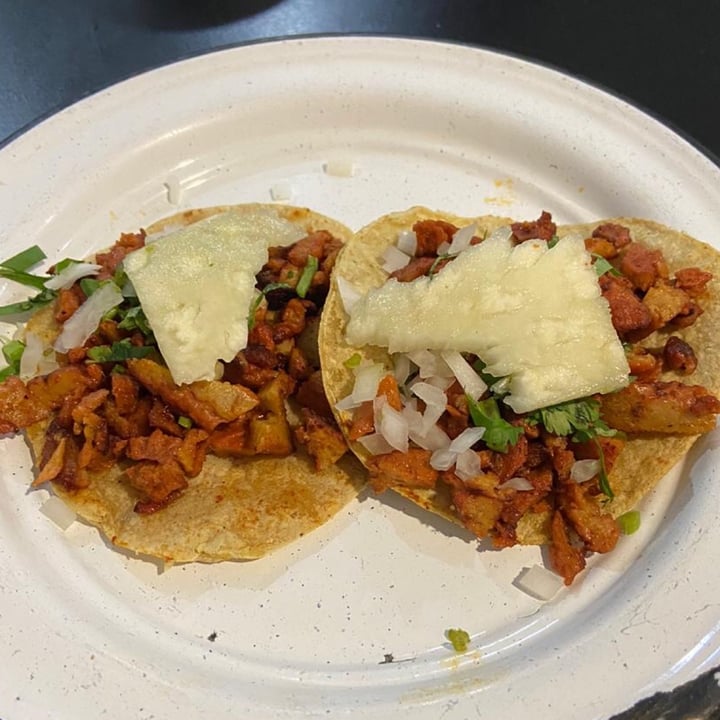photo of Por siempre vegana 2 Taco al pastor shared by @rooockd on  06 Dec 2020 - review