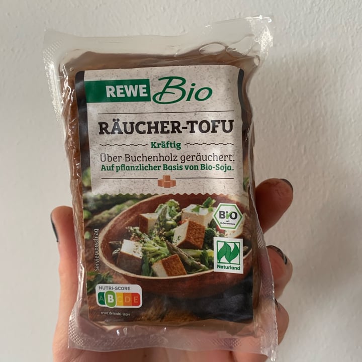 photo of Rewe Bio Räucher-Tofu shared by @veganbypauline on  13 Feb 2022 - review