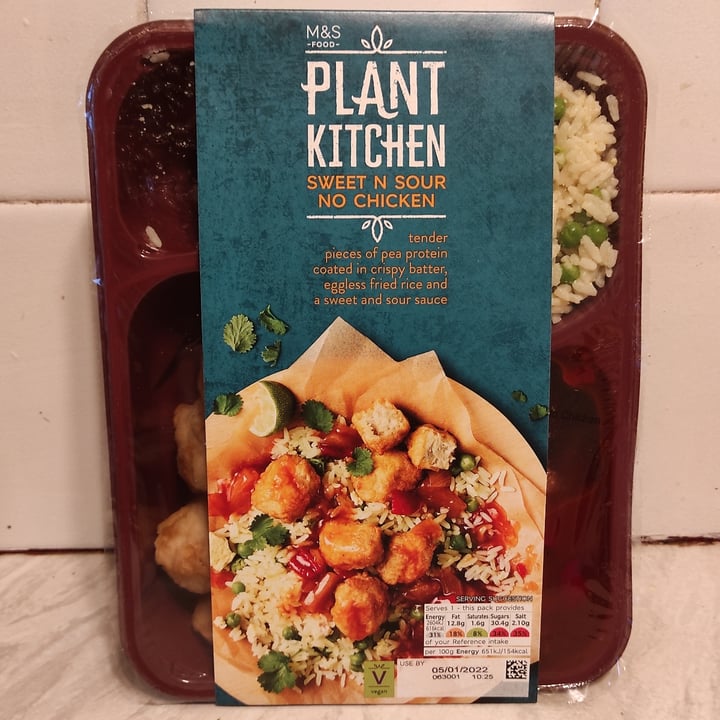 photo of Plant Kitchen (M&S) Sweet n Sour No Chicken shared by @tuscanvegan on  04 Jan 2022 - review
