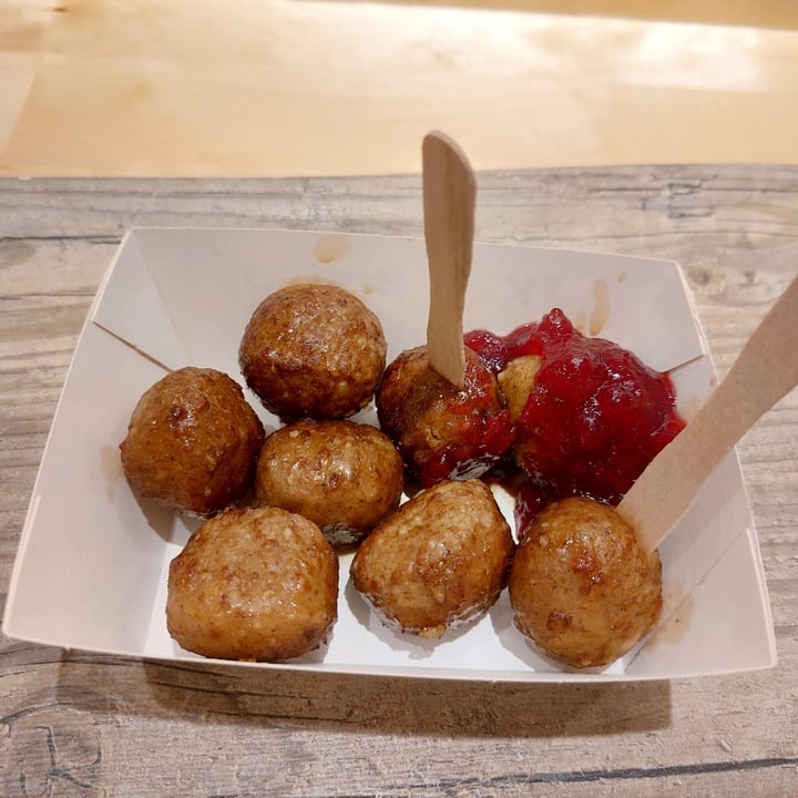 photo of IKEA Roma Anagnina Polpette VegeTALI e QUALI shared by @iobarbs on  18 Dec 2022 - review