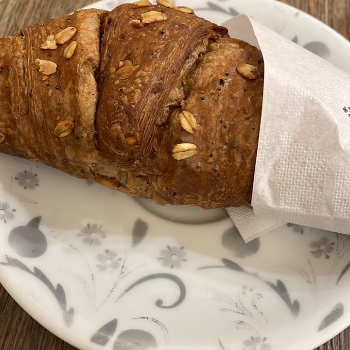 photo of Caffetteria Il Foyer Cornetto Farro E Avena shared by @vegiu on  20 Oct 2022 - review