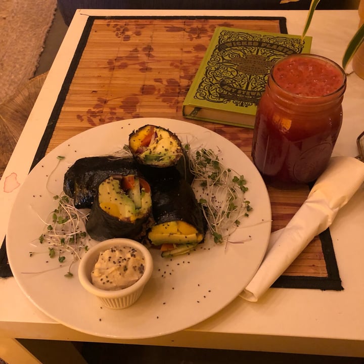 photo of Roots Café Sushirrito & Balancer (juice) shared by @amelialauren on  23 Feb 2019 - review