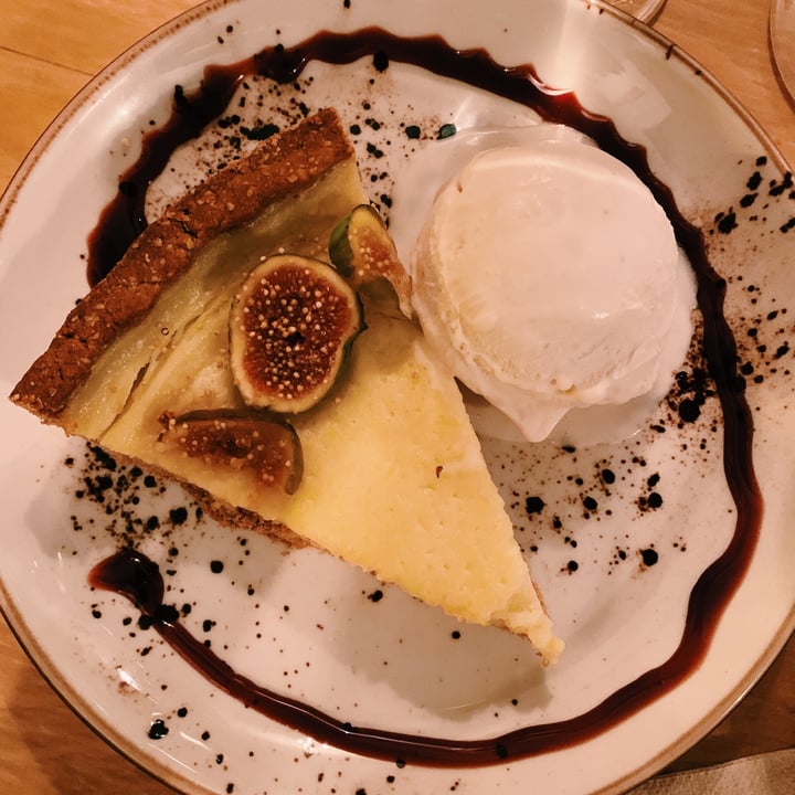 review photo of MIMO Vegan Bistro Tarta de limón shared by @albals on 01 Sep 2020 - review