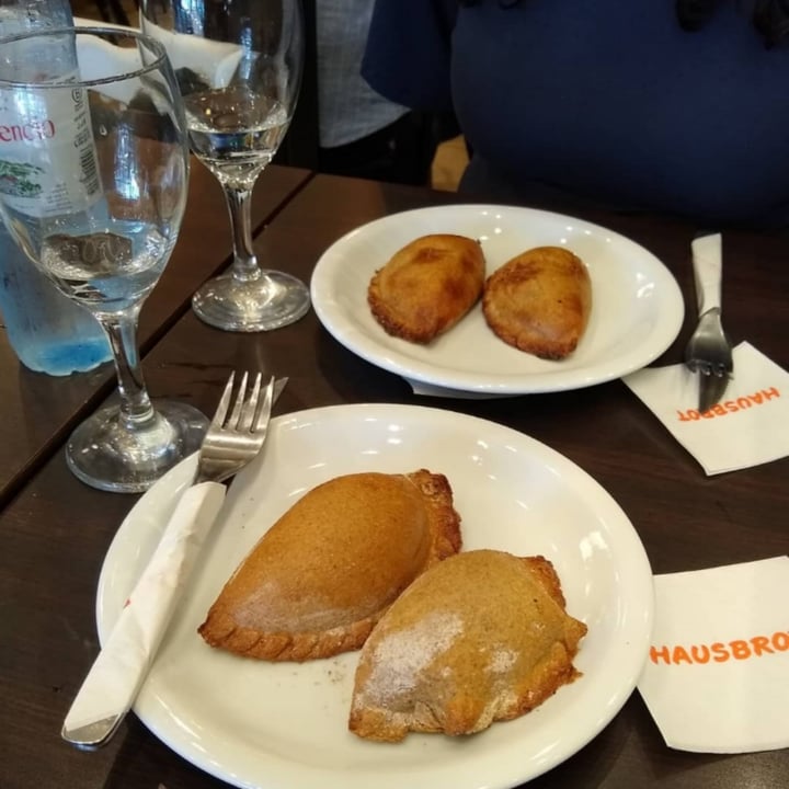 photo of Hausbrot Empanadas Veganas shared by @magalisilvero on  28 Dec 2020 - review