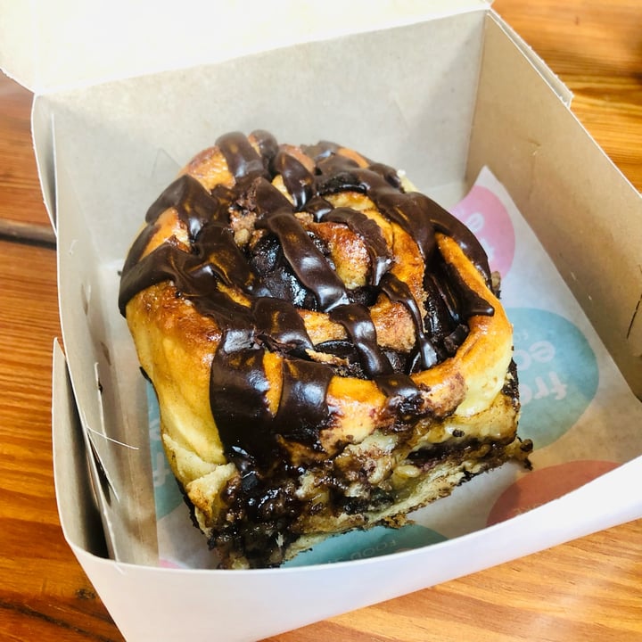 photo of Fresh Earth Food Store Chocolate Chelsea Bun shared by @hanve on  09 Nov 2021 - review