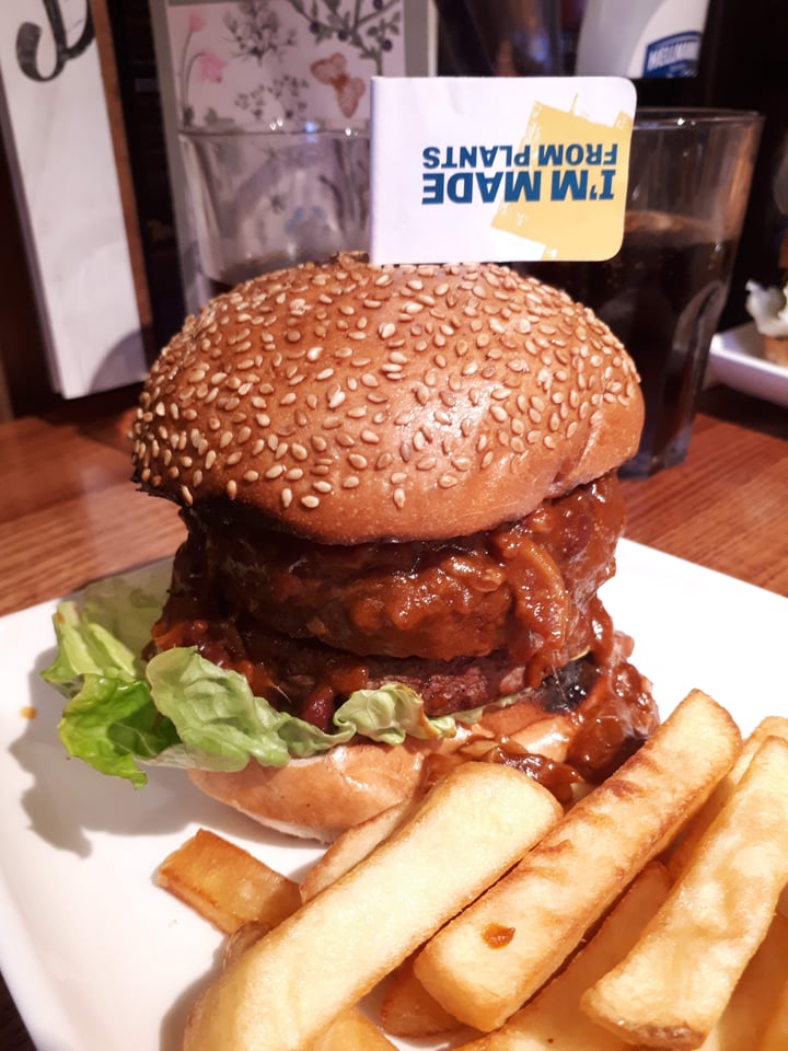 photo of Cotton Mill Newcastle Under Lyme Vegan Burger shared by @mbusby993 on  07 Apr 2021 - review