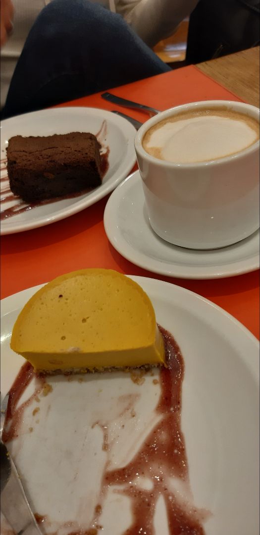 photo of COCONARANJA tienda & resto Cheesecake VEGAN shared by @nahiraixa on  22 Feb 2020 - review