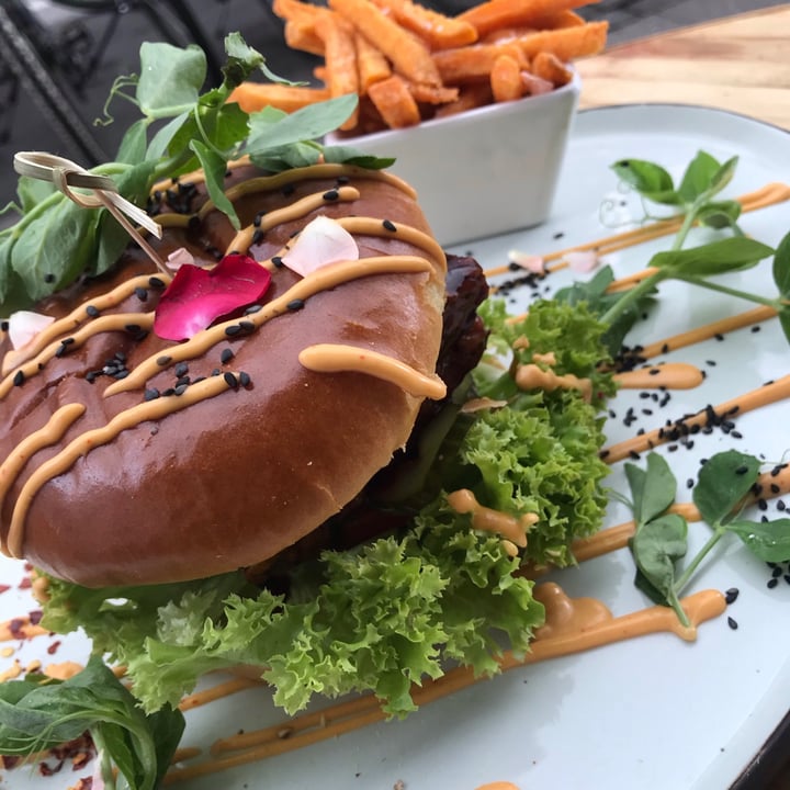 photo of The Organic Boho (Nordre Frihavnsgade) Tempeh burger shared by @tofuline on  22 Dec 2020 - review