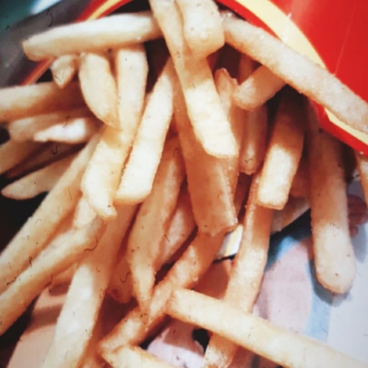 photo of McDonald's Papas Fritas shared by @rochibarrientos on  25 May 2020 - review