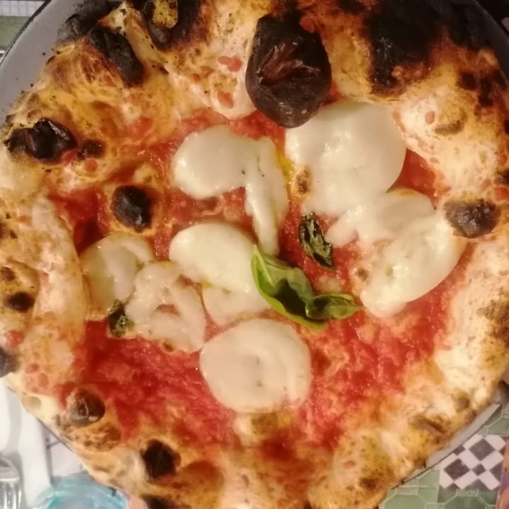 photo of Pizzeria Assaje Trieste D.O.P vegana shared by @-fede on  01 Jul 2022 - review