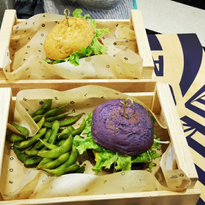 review photo of Flower Burger Flower burger shared by @annarella02 on 25 Dec 2021 - review