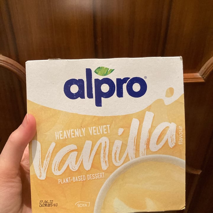 photo of Alpro Himmlish Zarté Vanille Pflanzliches Dessert shared by @graffina on  13 Apr 2022 - review