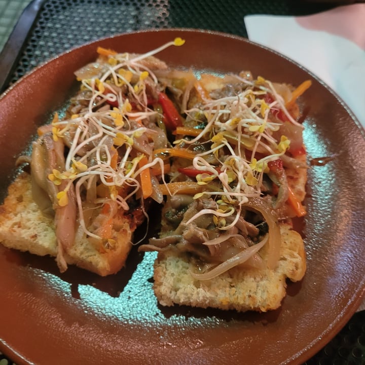 review photo of 70 30 beer house Escabeche Girgolas Focaccia shared by @daniellaliberman on 06 Apr 2022 - review