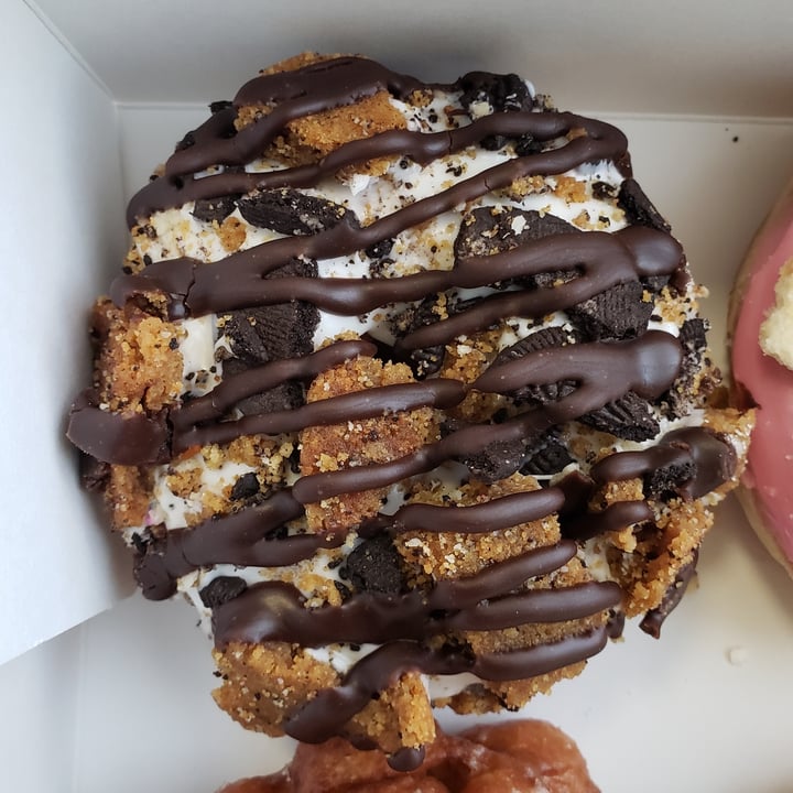 photo of Mmm Donuts • Café & Bakery Cookie Jar Donut shared by @metalmel666 on  10 Oct 2019 - review
