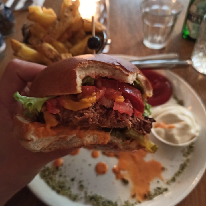 photo of Meatless District Unlimited No Cheeseburger shared by @demaaaaaa on  11 Jul 2022 - review