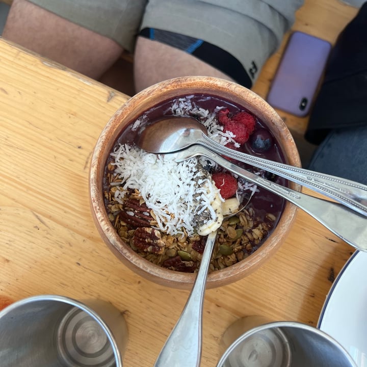 review photo of The Butcher's Daughter Acai Bowl shared by @slbenson on 14 Apr 2022 - review