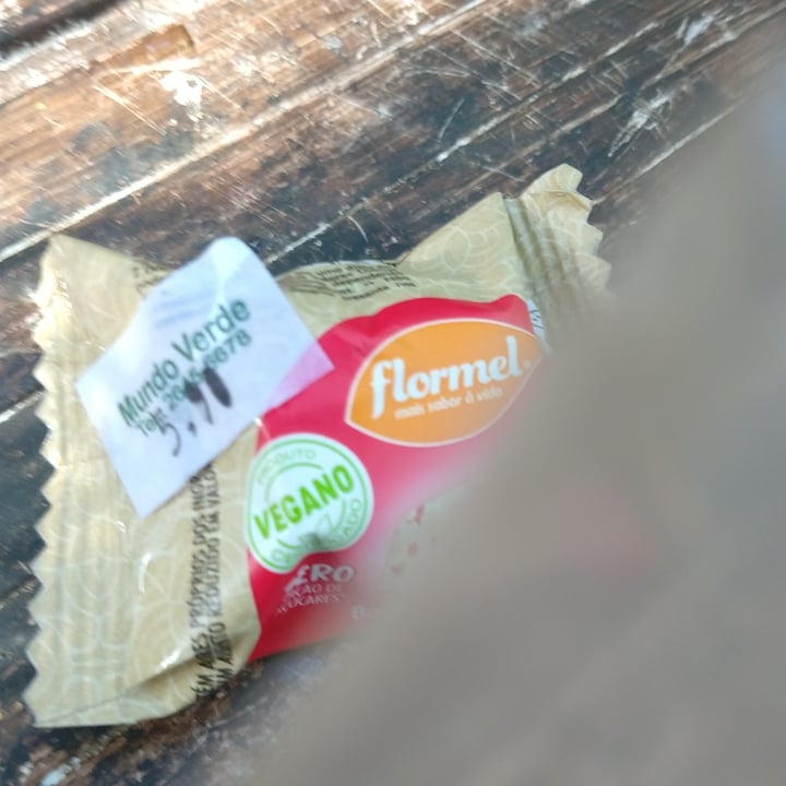 review photo of Flormel Bombom Vegano Com Leite De Coco shared by @cacauarte on 27 Apr 2022 - review