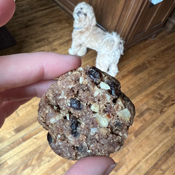 photo of Maxine’s Heavenly Cinnamon Oatmeal Raisin Cookie shared by @katiewink on  10 Apr 2022 - review