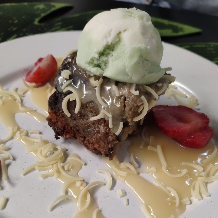 photo of Restaurant Alvocat Pudding con chocolate blanco y helado de aguacate shared by @rosonero on  06 Apr 2022 - review
