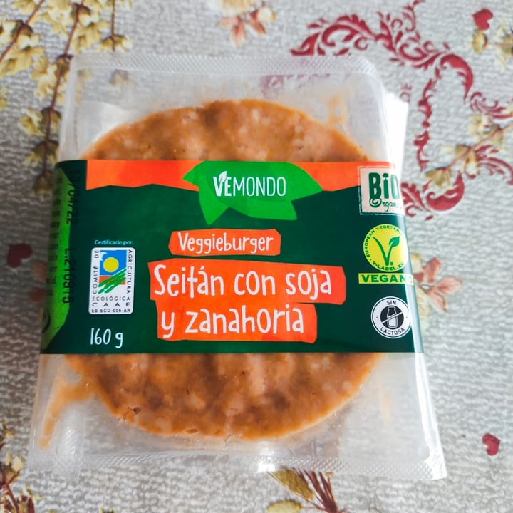 photo of Vemondo Burger seitan con soja y zanahoria shared by @martiteta on  08 Oct 2021 - review