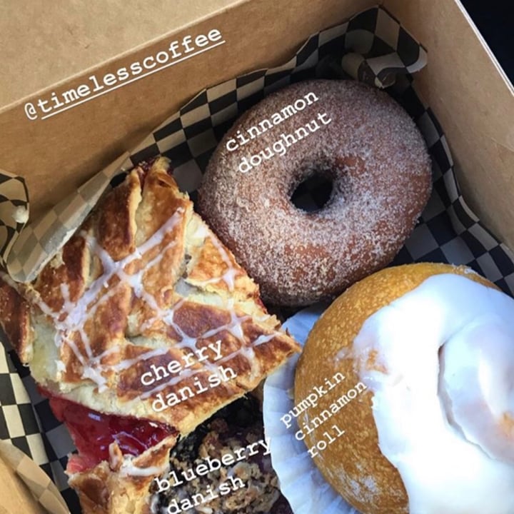 review photo of Timeless Coffee Pumpkin Cinnamon Roll shared by @livingwithisabel on 23 Apr 2020 - review