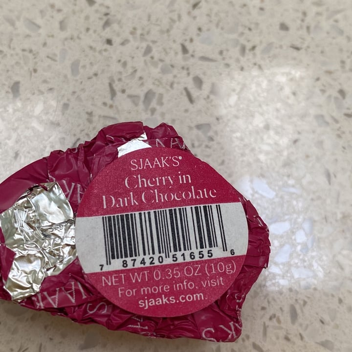 photo of Sjaak’s Organic Chocolates Cherry Dark Chocolate Heart shared by @regina- on  15 Apr 2022 - review