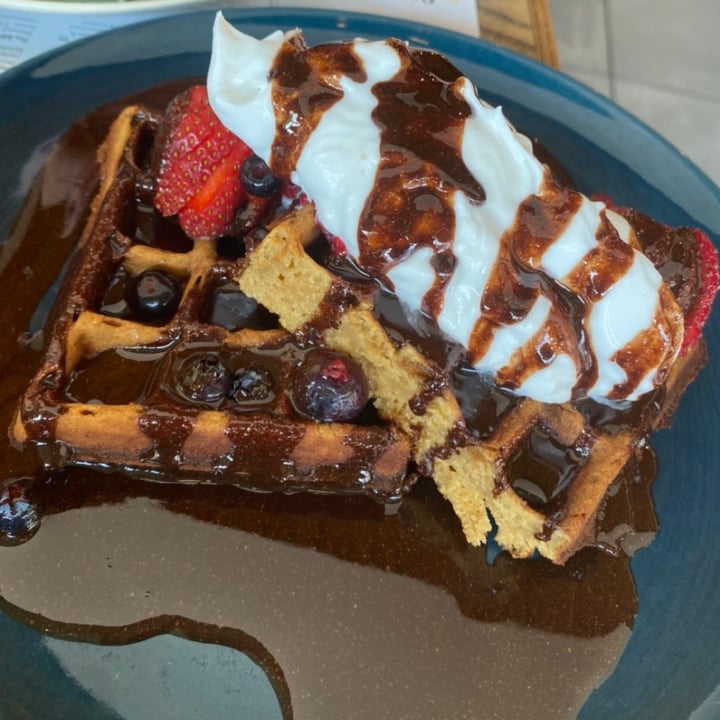 review photo of Lexi's Healthy Eatery Vanilla power waffles shared by @bianca1701 on 07 Sep 2021 - review