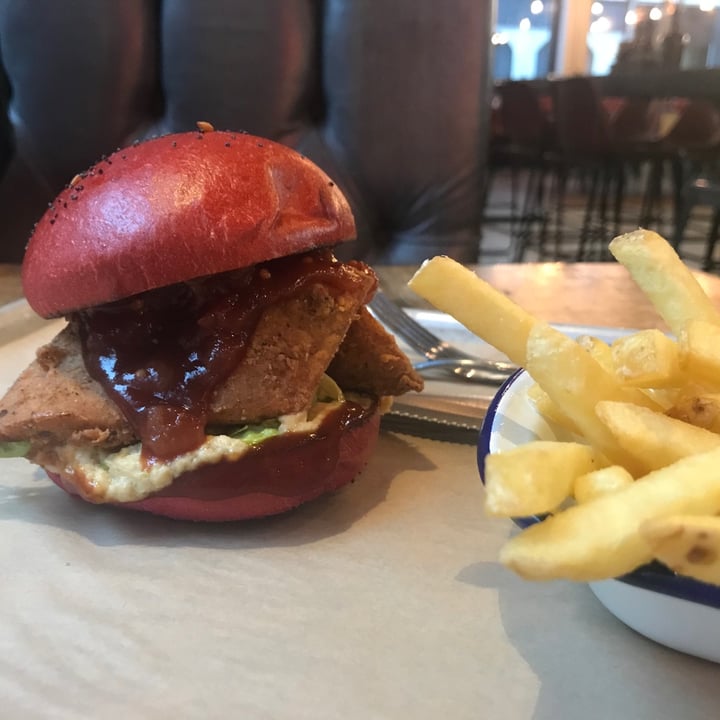 review photo of BrewDog Doghouse Merchant City Temple of Seitan Burger shared by @eatmedrinkmevgn on 17 Nov 2020 - review