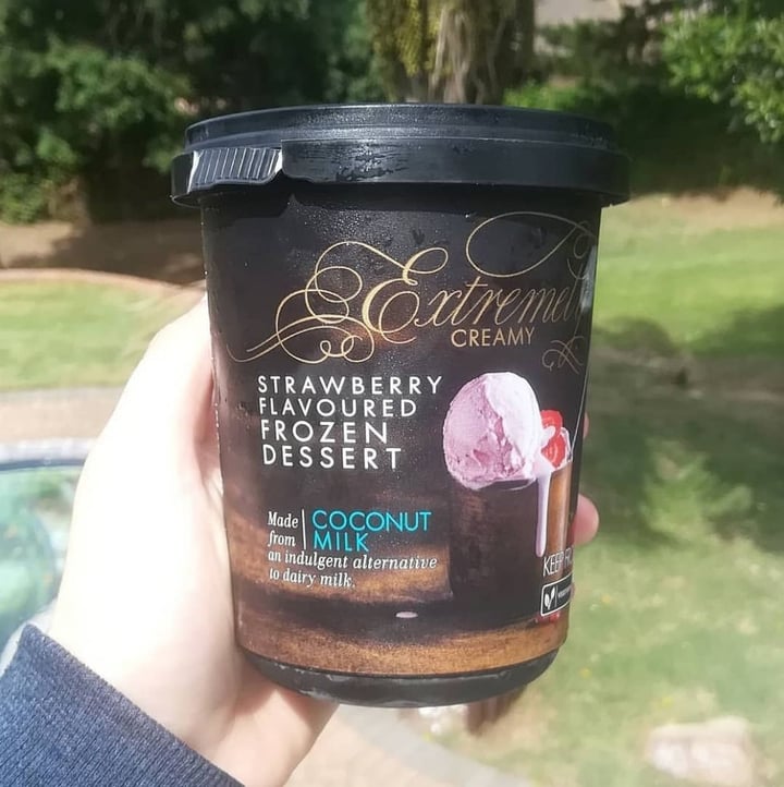 photo of Woolworths Food Strawberry Flavoured Frozen Dessert shared by @saveggie on  25 Dec 2019 - review