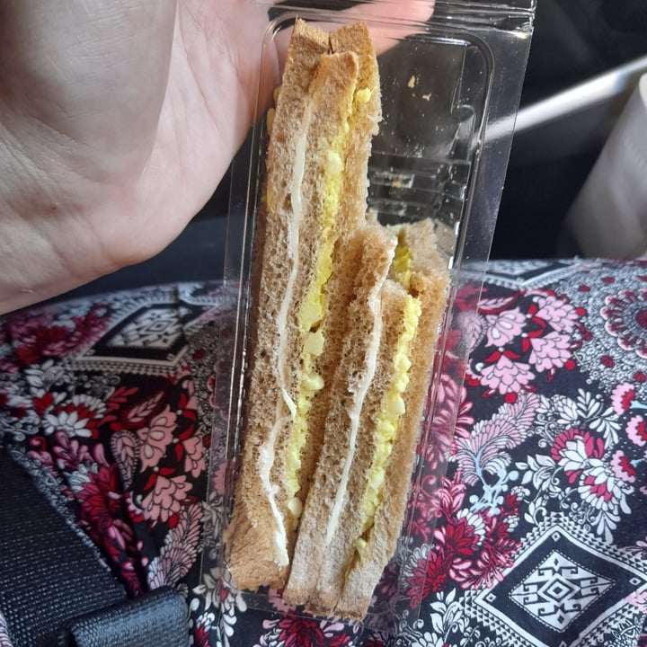 photo of Veganya Sandwich de miga queso y huevo shared by @emilcegt on  25 Dec 2021 - review